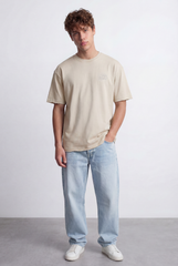 Men’s Raw Edge Finish Chest Script Detail T-Shirt