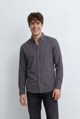 Men's Button Down Shirt With Clean Tailored Slim Fit in anthracite grey by tomato store.