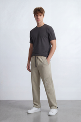 Men’s Oversize Sweatpants Embossed Side Logo