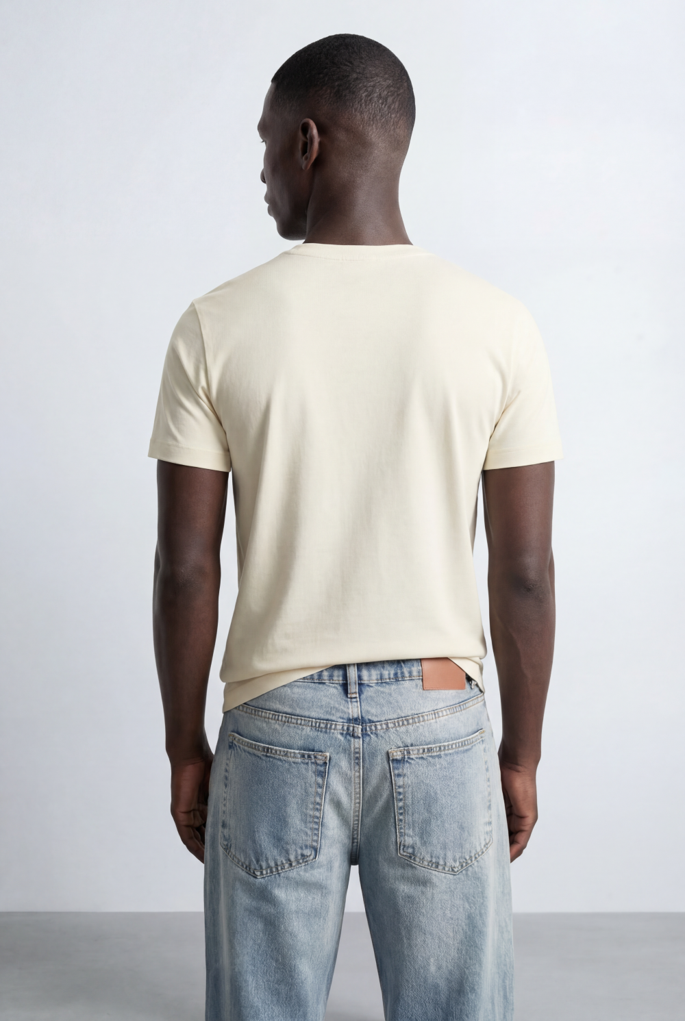 Men’s Small Sleeve Logo Detail Plain T-Shirt