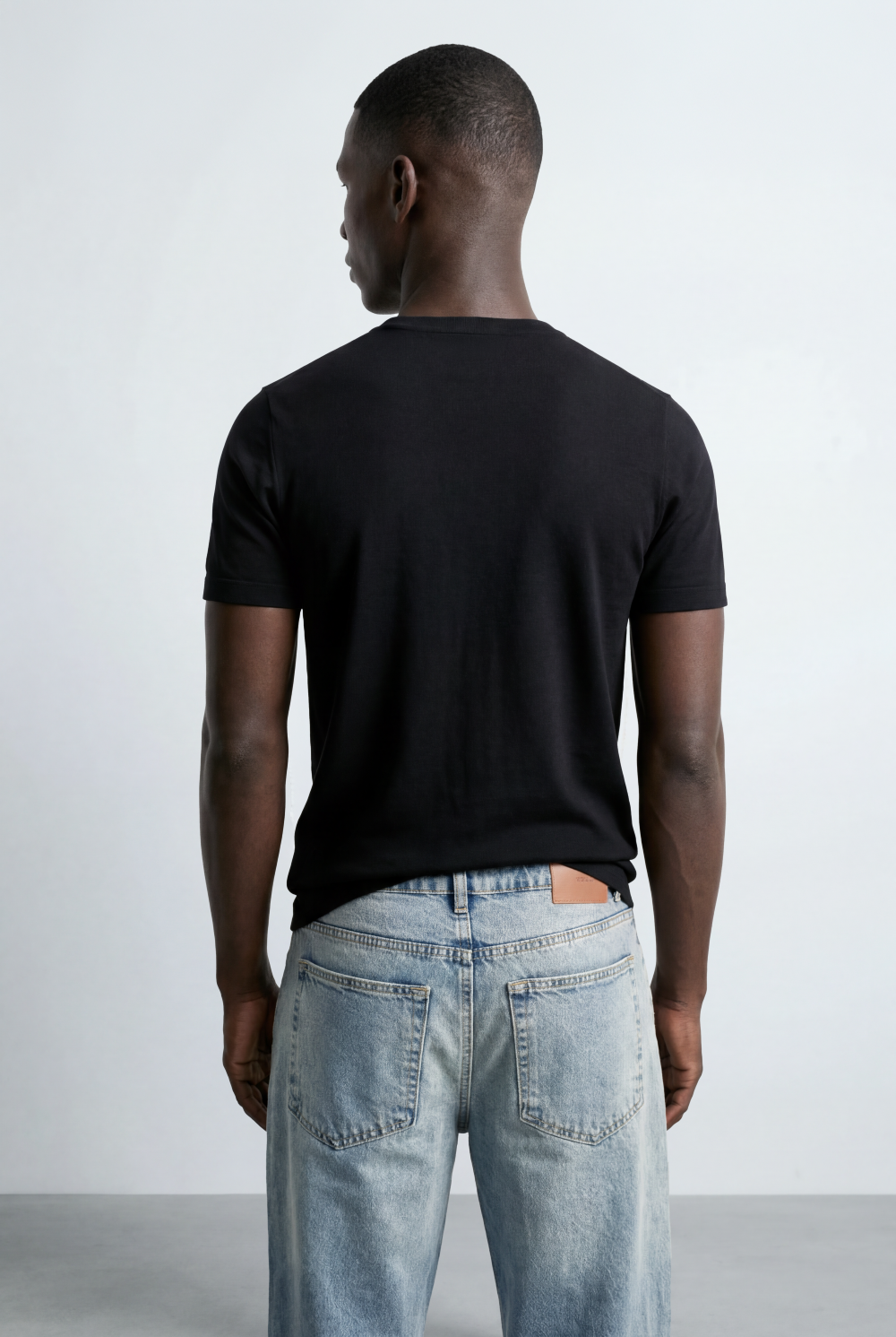 Men’s Small Sleeve Logo Detail Plain T-Shirt
