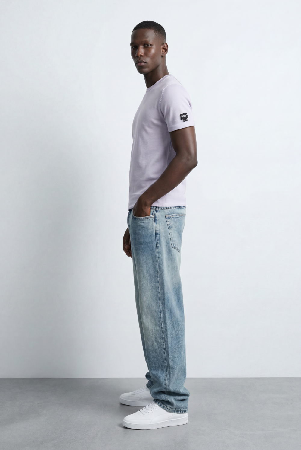 Men’s Small Sleeve Logo Detail Plain T-Shirt