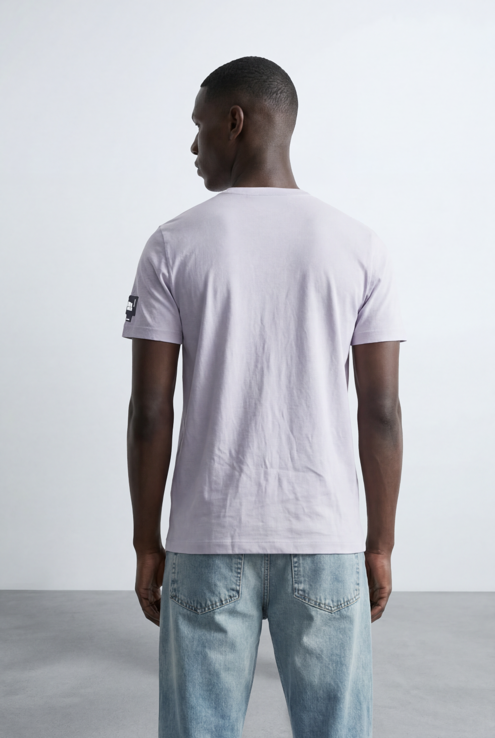 Men’s Small Sleeve Logo Detail Plain T-Shirt