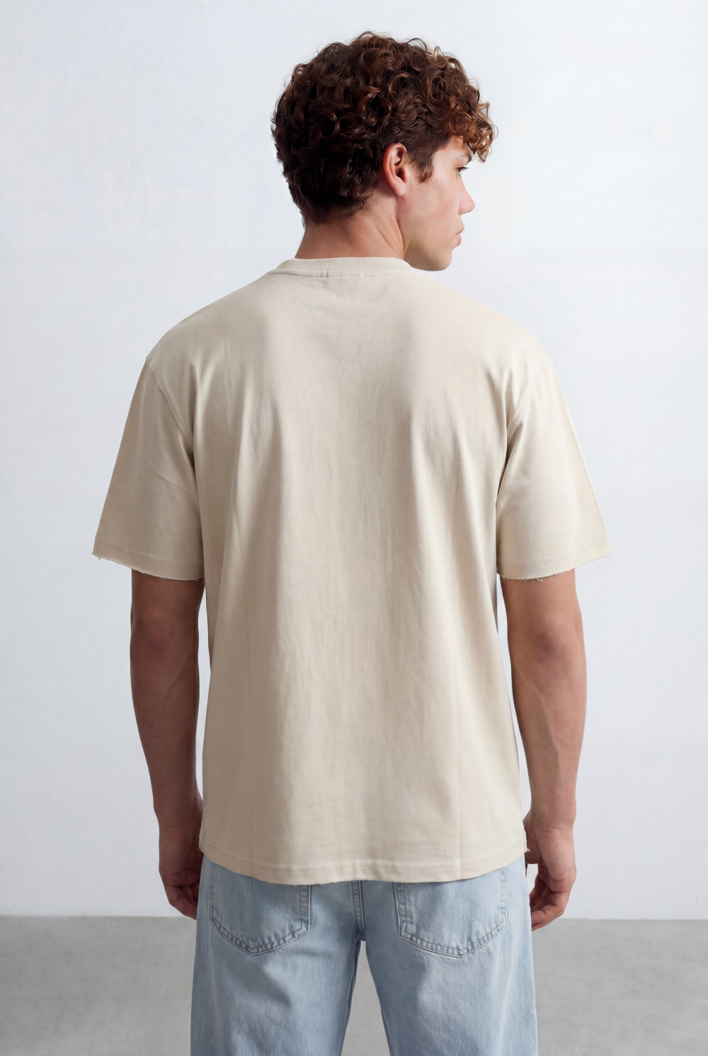 Men’s Raw Edge Finish Chest Script Detail T-Shirt