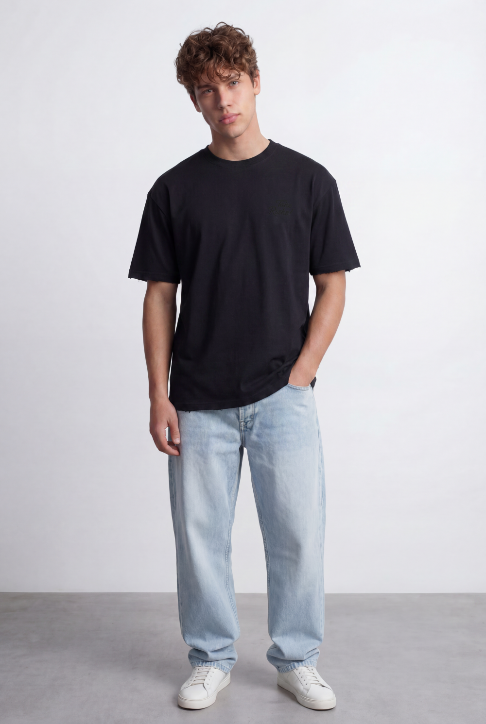 Men’s Raw Edge Finish Chest Script Detail T-Shirt