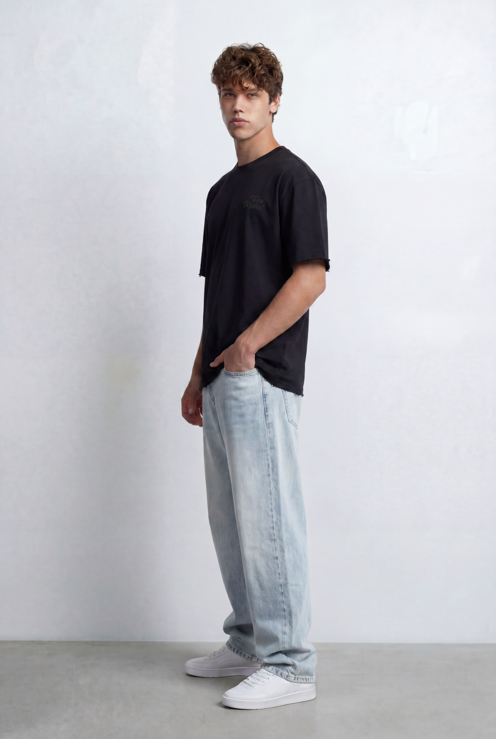 Men’s Raw Edge Finish Chest Script Detail T-Shirt