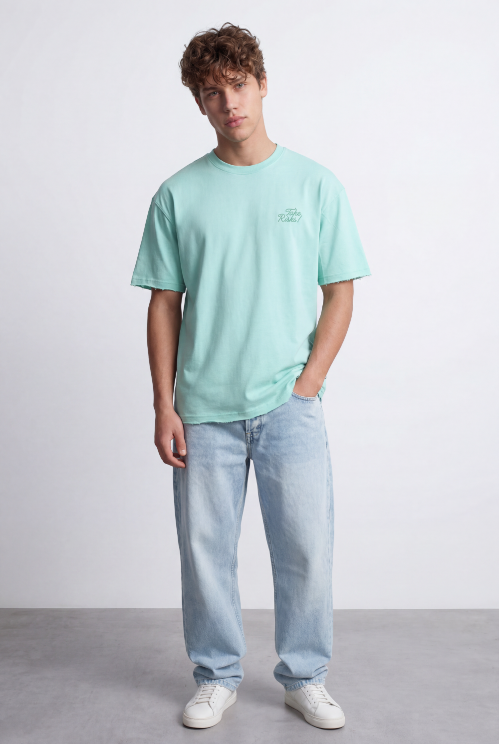 Men’s Raw Edge Finish Chest Script Detail T-Shirt