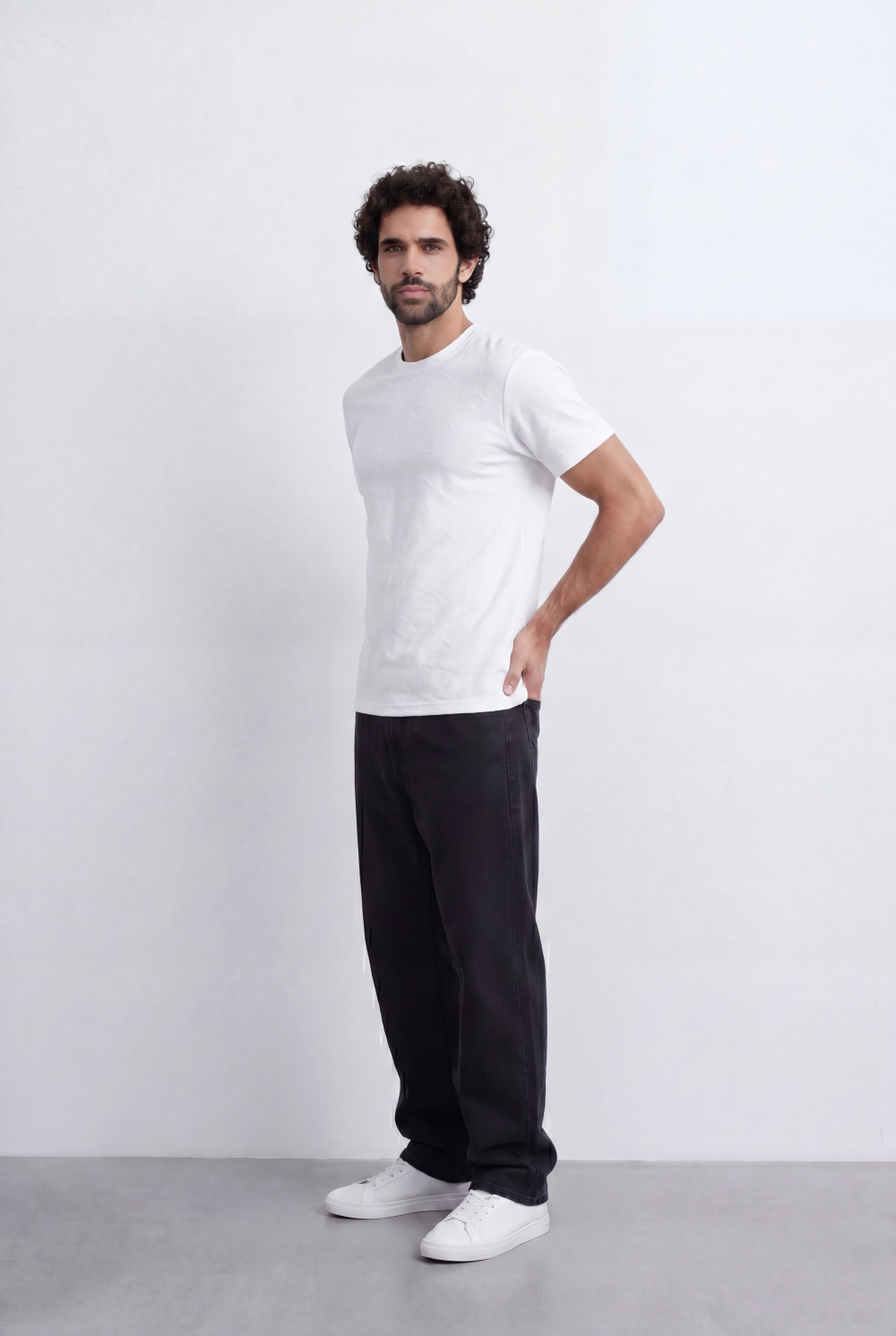 Men’s T-Shirt With Signature V Seam Detail