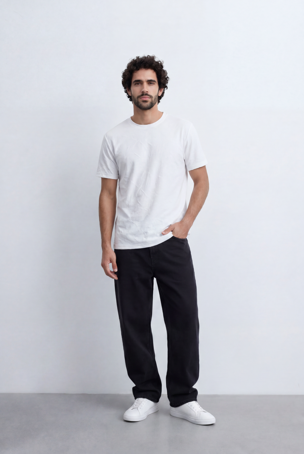 Men’s T-Shirt With Signature V Seam Detail
