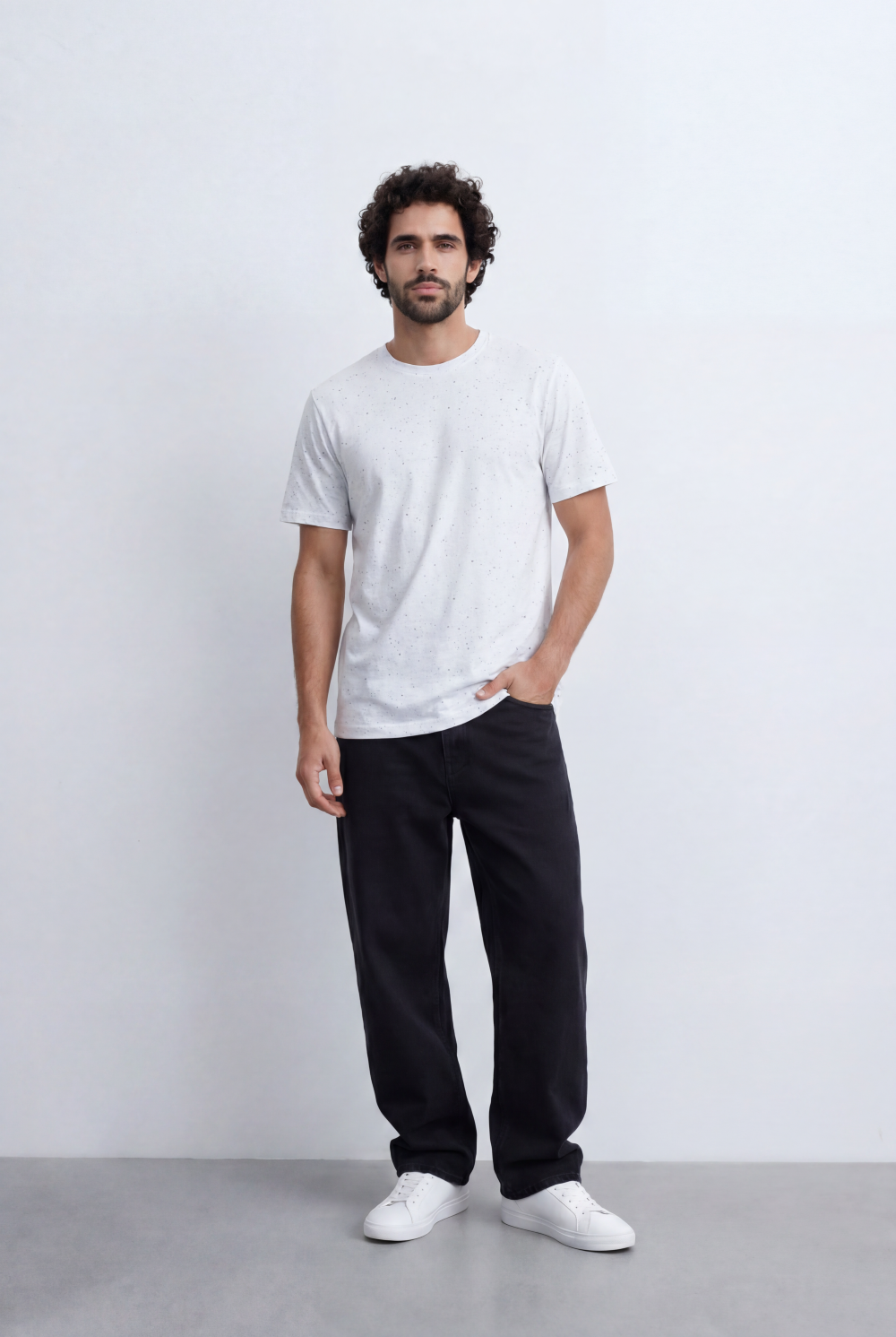 Men’s Textured T-Shirt With Micro Dot Detail