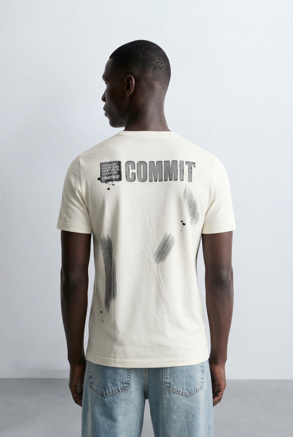 Men’s Graphic Bold Typography Back Slim Fit T-Shirt