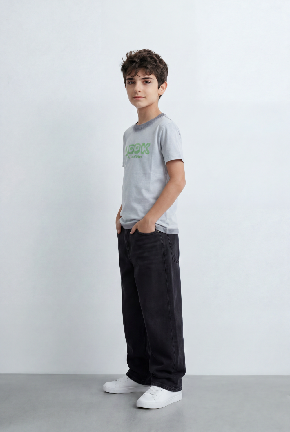 Boy's Graphic T-Shirt With Look Front Artwork