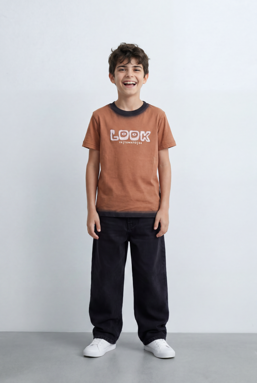 Boy's Graphic T-Shirt With Look Front Artwork