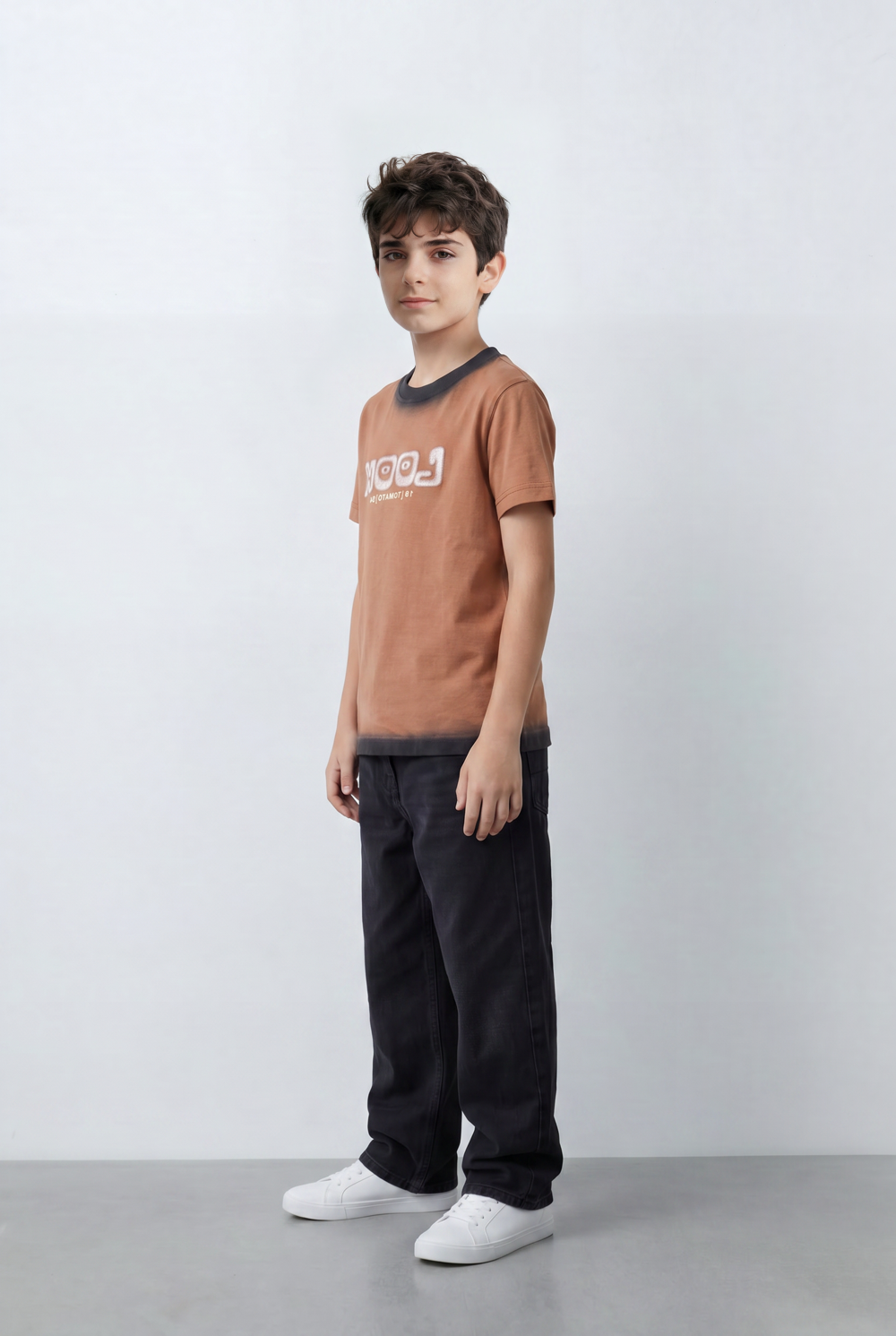 Boy's Graphic T-Shirt With Look Front Artwork