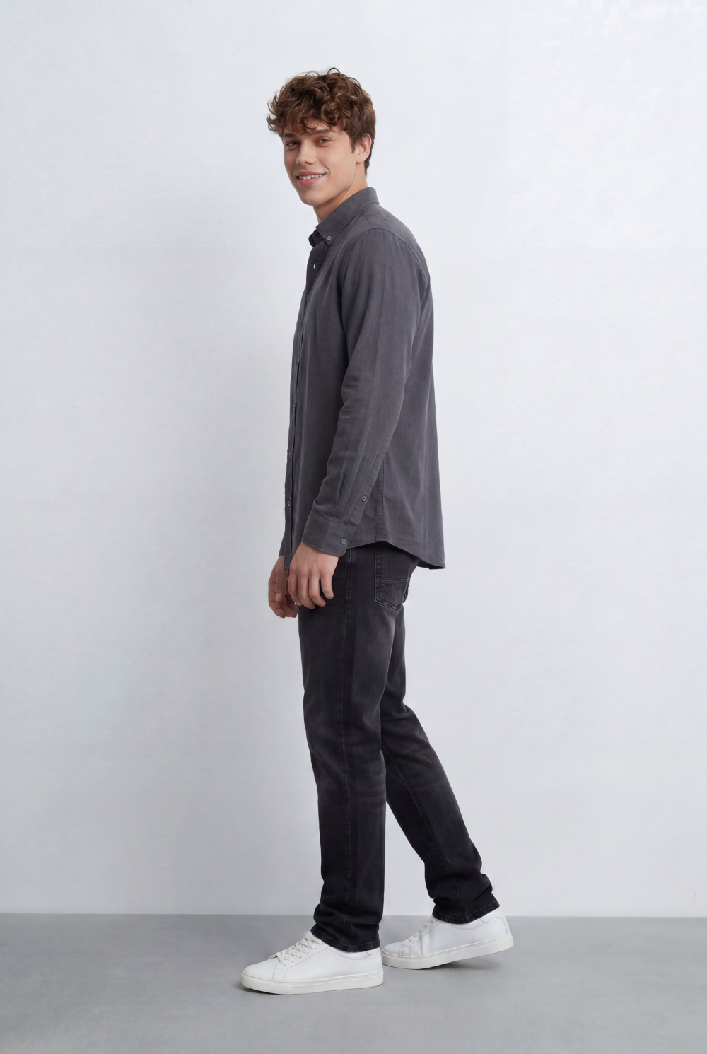 Men's Button Down Shirt With Clean Tailored Slim Fit