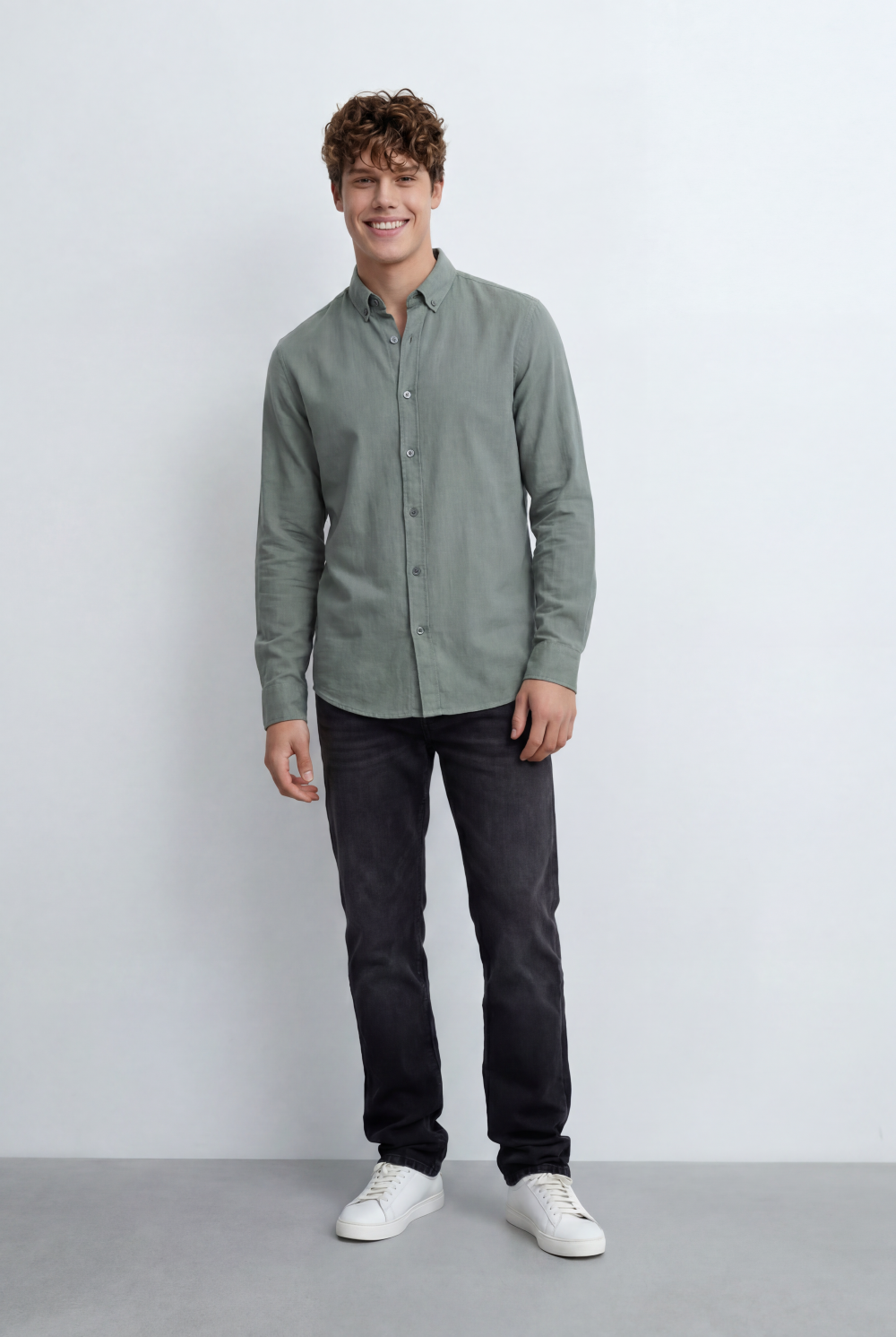 Men's Button Down Shirt With Clean Tailored Slim Fit