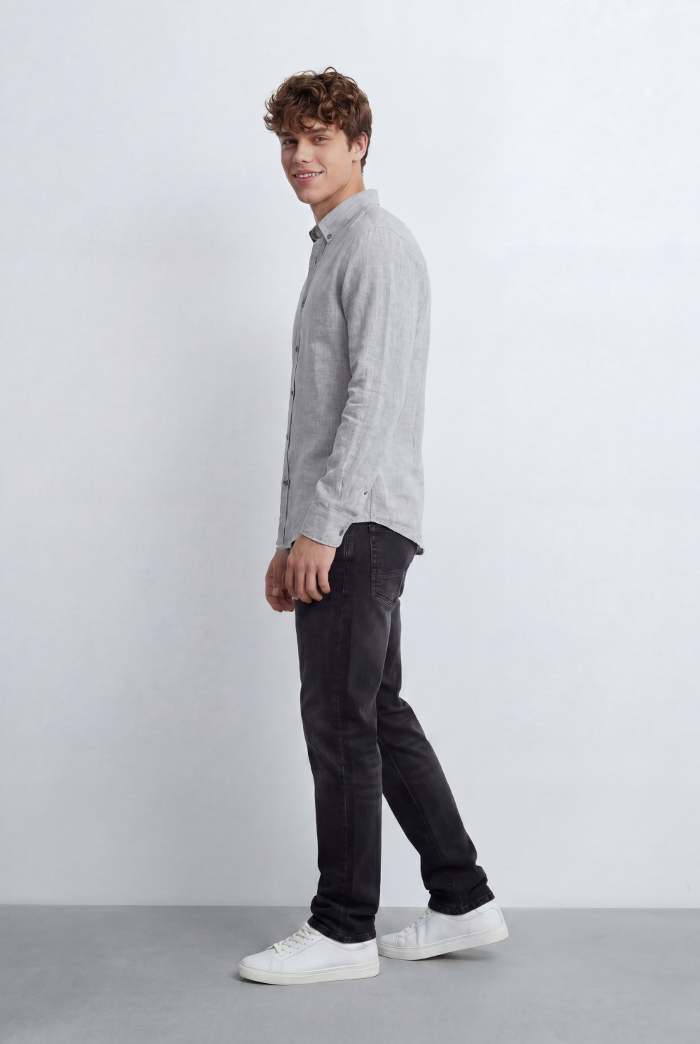 Men's Slim Fit Blend Shirt With Natural Texture