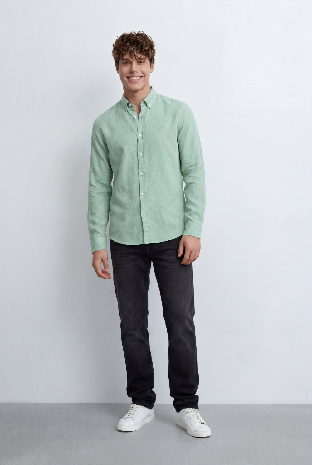 Men's Slim Fit Blend Shirt With Natural Texture
