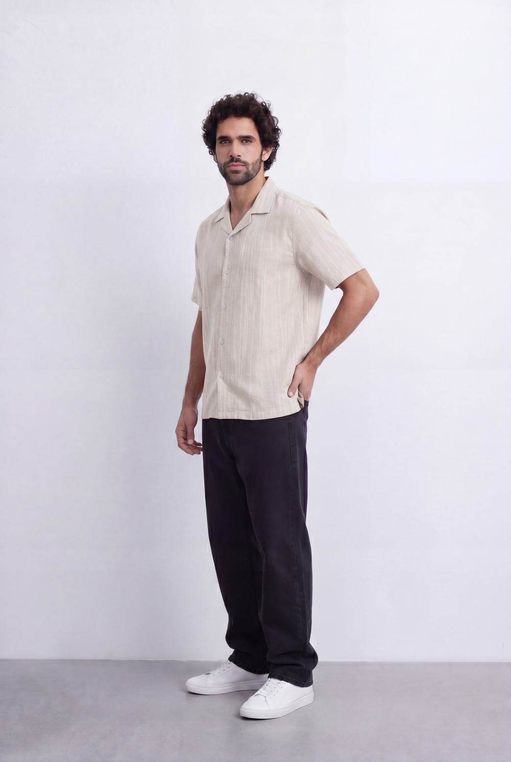 Men’s Resort Collar Shirt Textured Stripe Detail