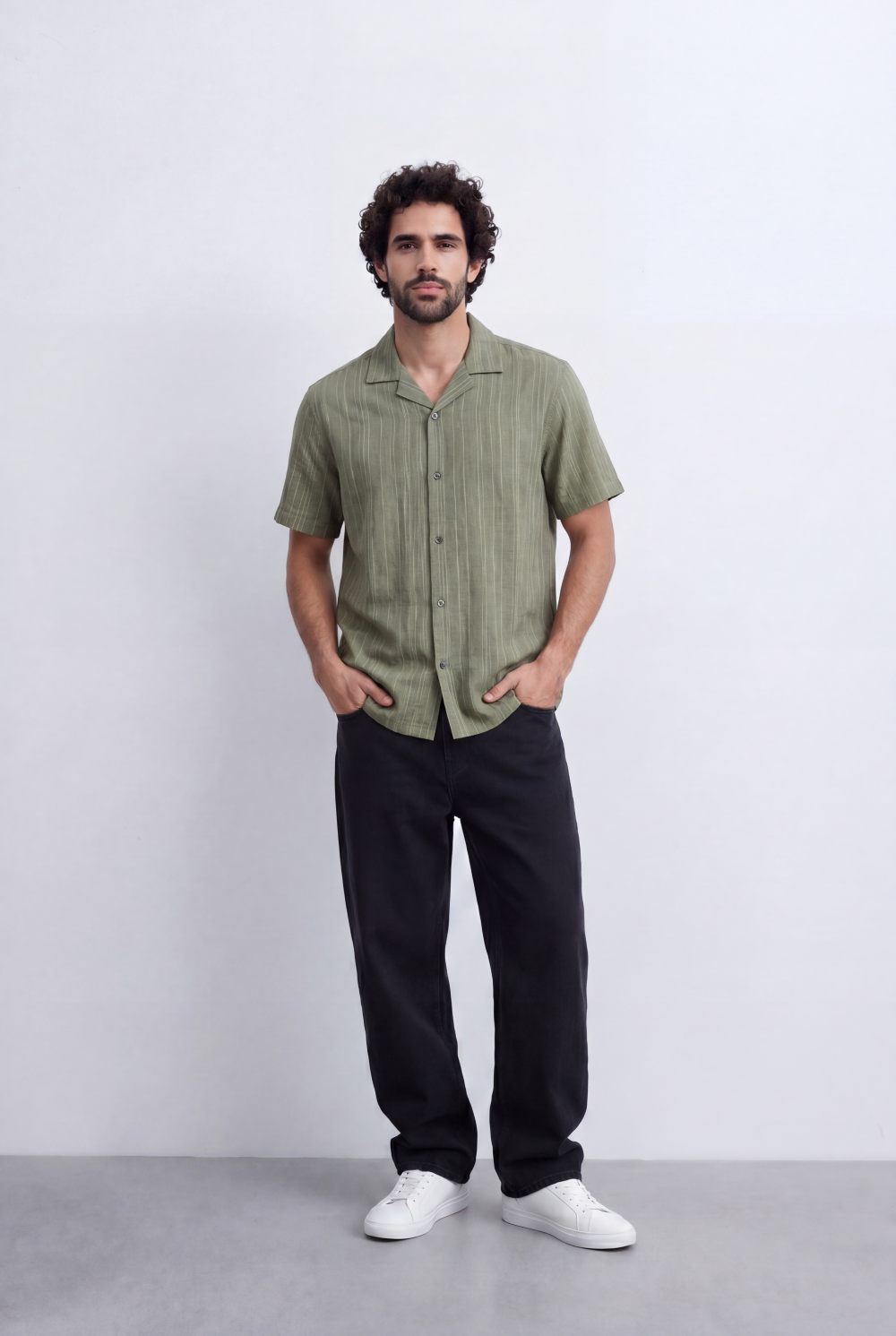 Men’s Resort Collar Shirt Textured Stripe Detail