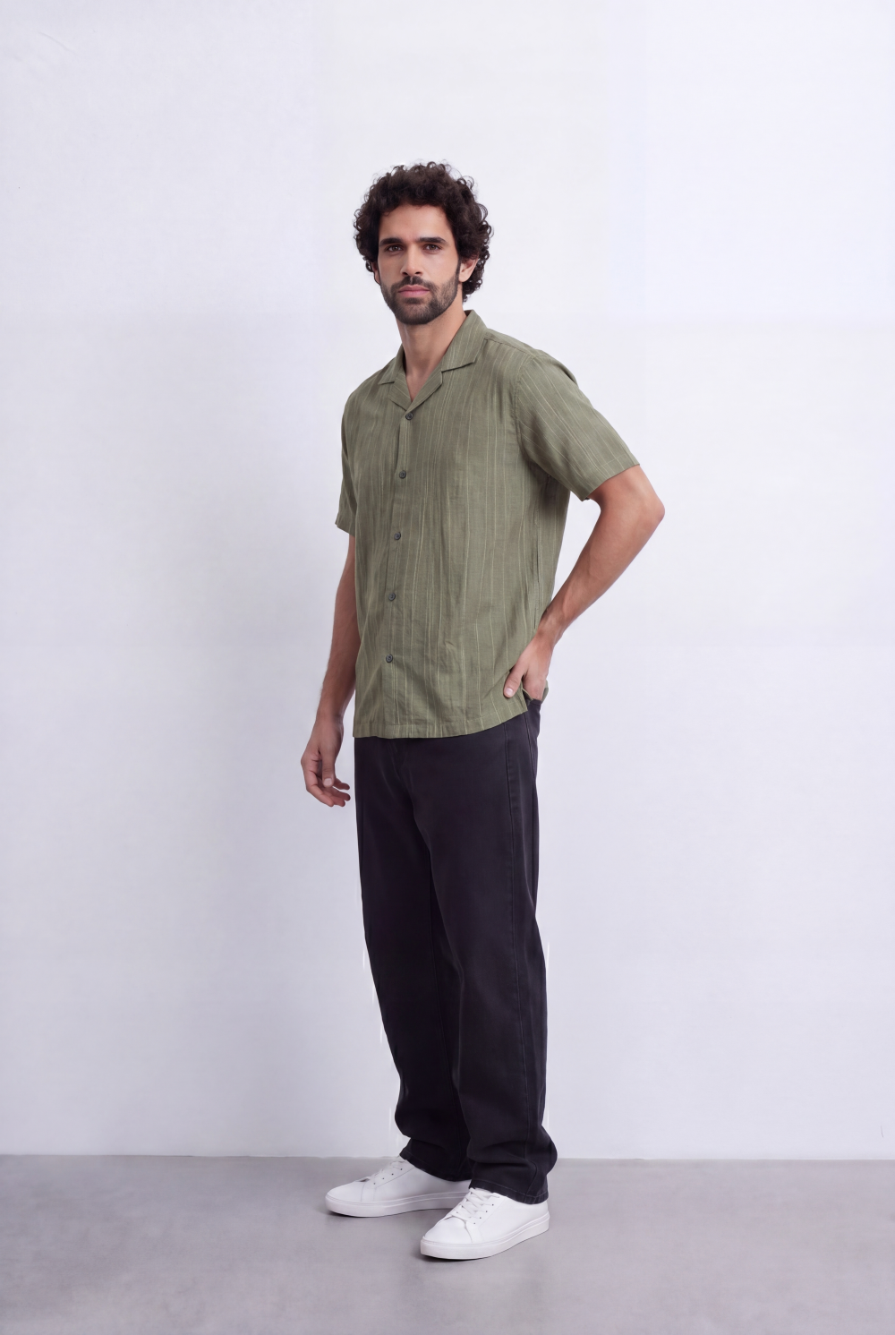 Men’s Resort Collar Shirt Textured Stripe Detail