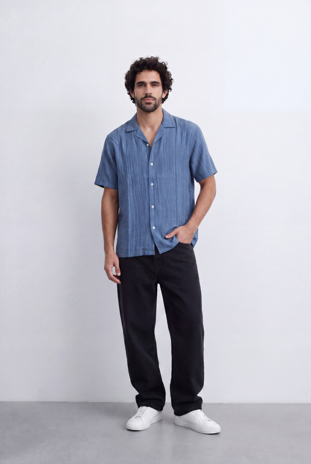 Men’s Resort Collar Shirt Textured Stripe Detail