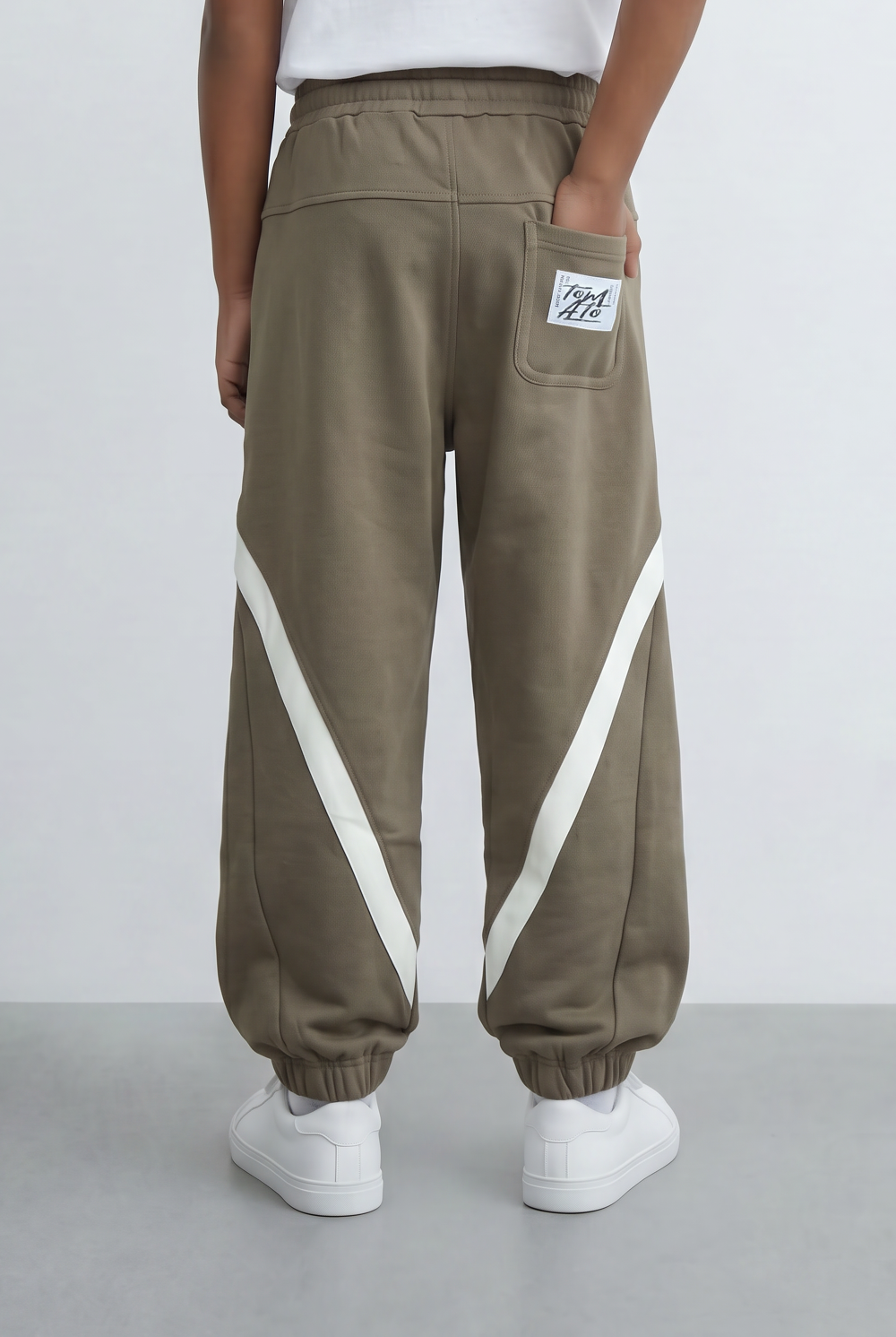 Boy's Jogger Sweatpants Contrast Panel Details