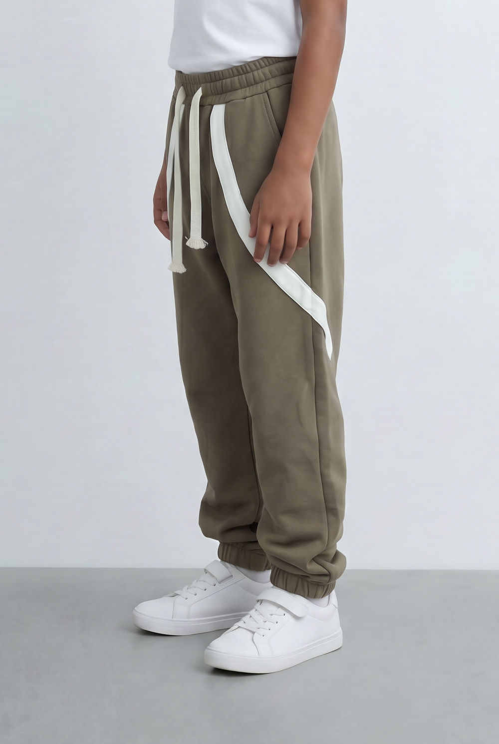 Boy's Contrast Panel Detail Jogger Pants Oversize