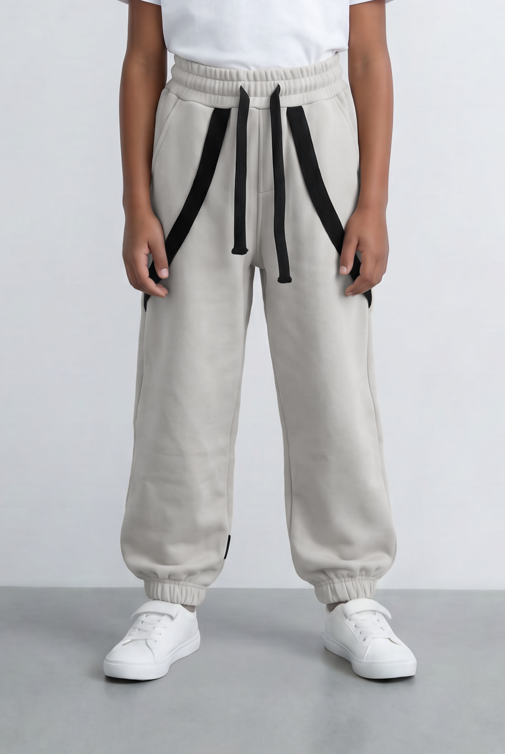 Boy's Jogger Sweatpants Contrast Panel Details