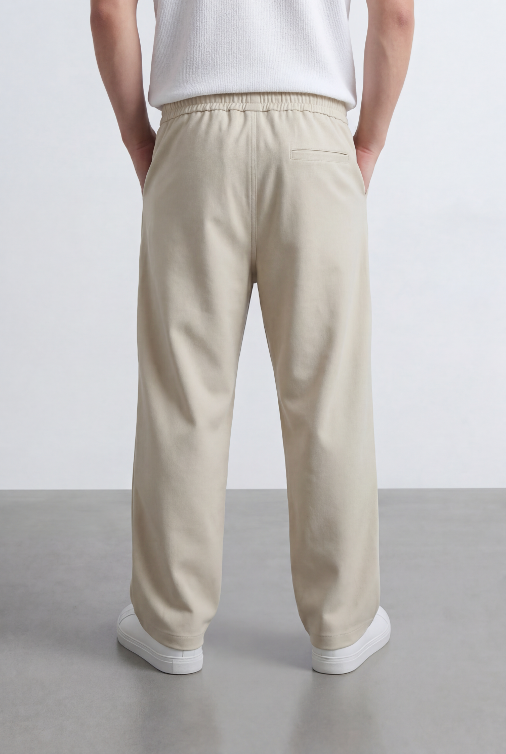Men’s Oversize Sweatpants Minimal Logo Detail
