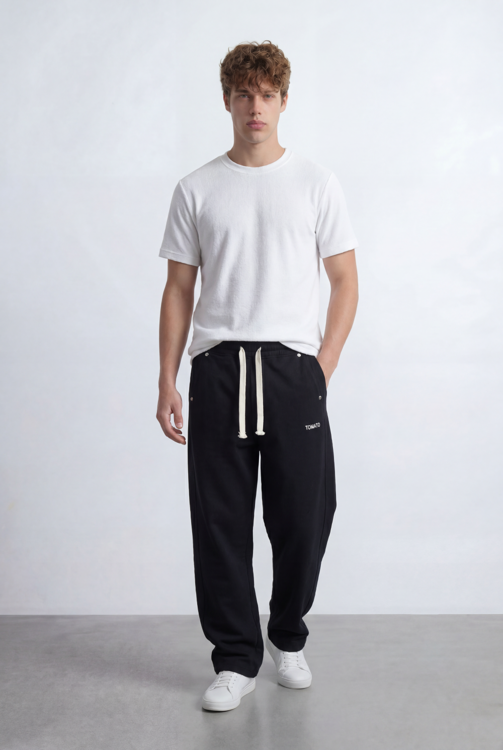 Men’s Oversize Sweatpants Minimal Logo Detail
