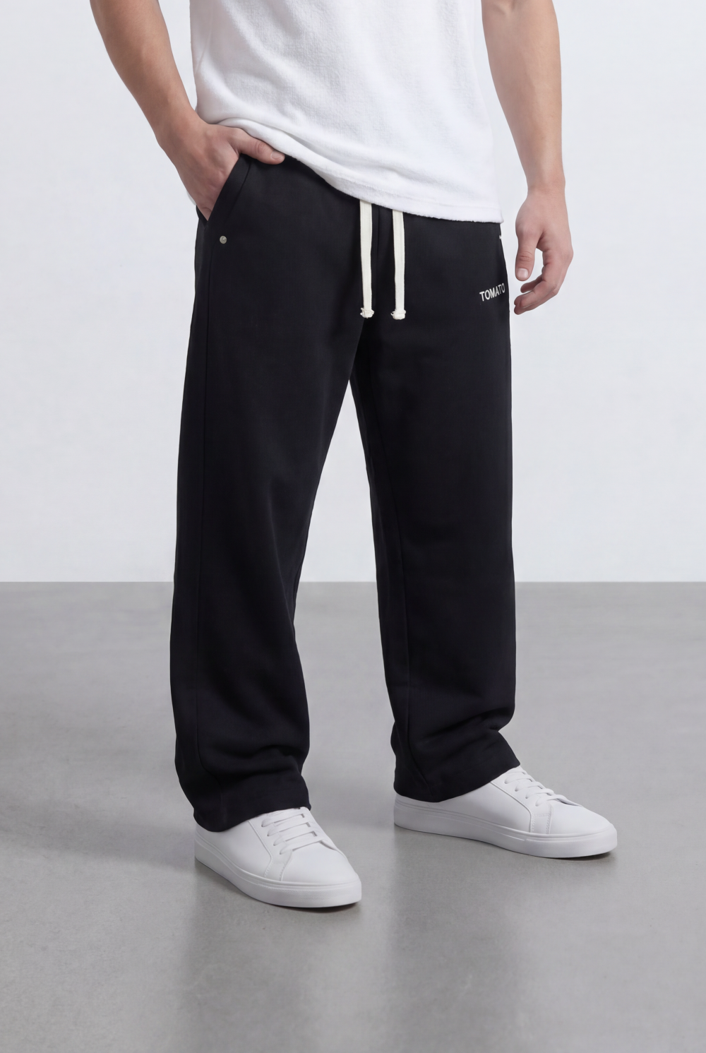 Men’s Oversize Sweatpants Minimal Logo Detail