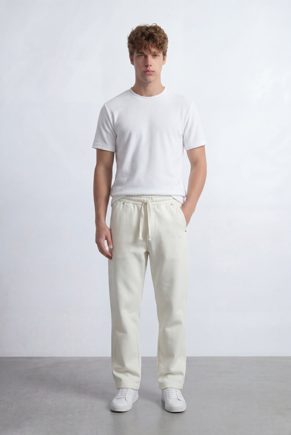 Men’s Oversize Sweatpants Minimal Logo Detail