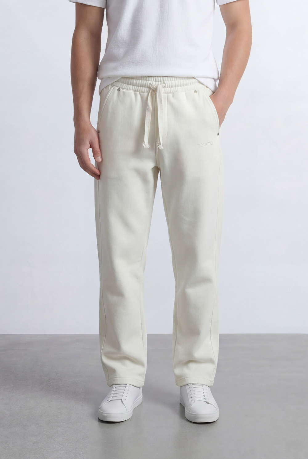 Men’s Oversize Sweatpants Minimal Logo Detail