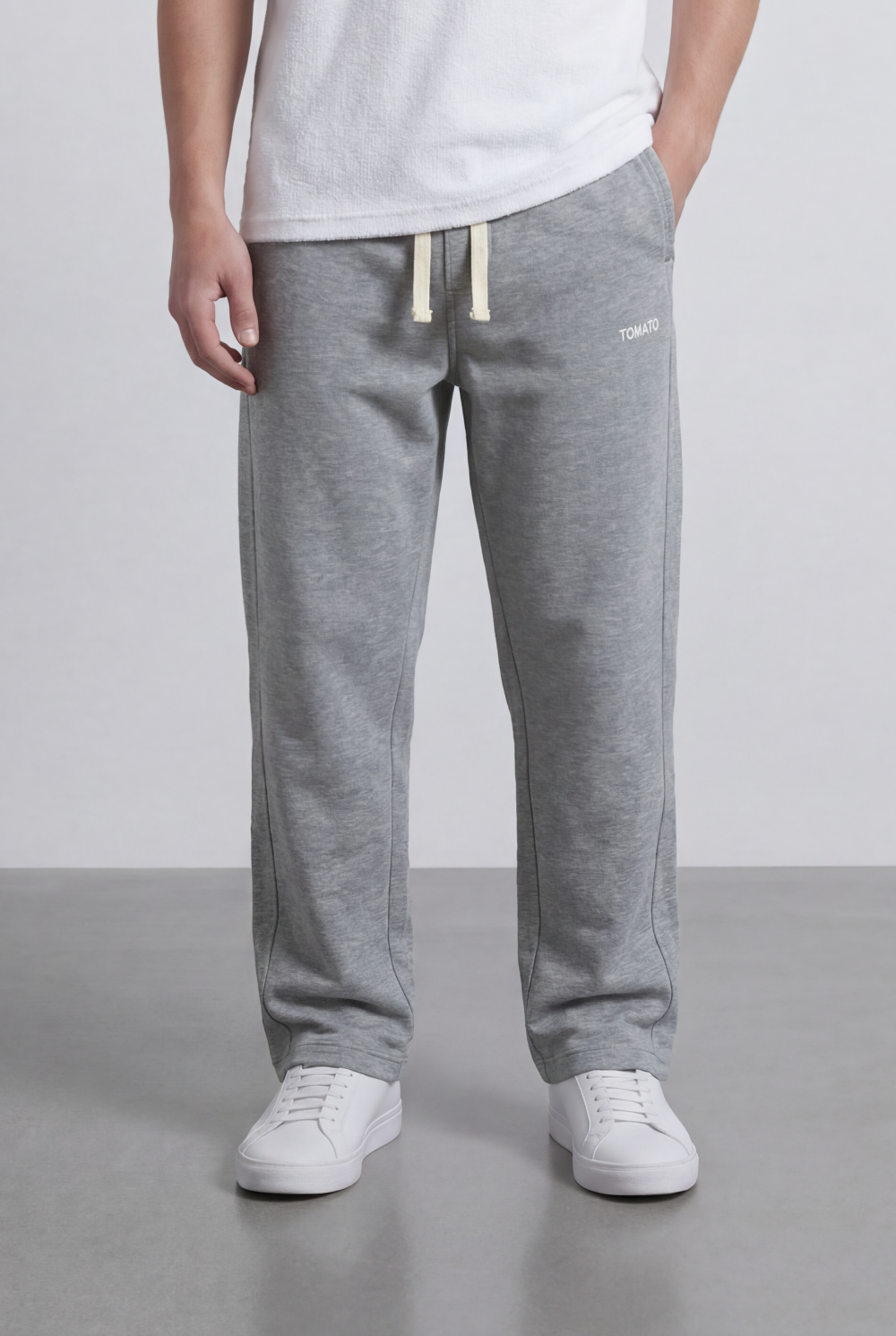 Men’s Oversize Sweatpants Minimal Logo Detail