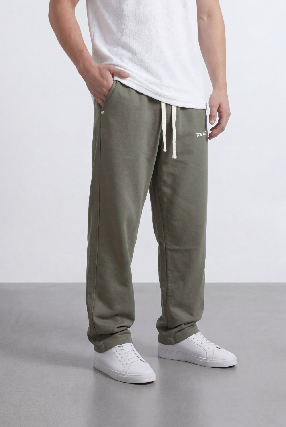 Men’s Oversize Sweatpants Minimal Logo Detail