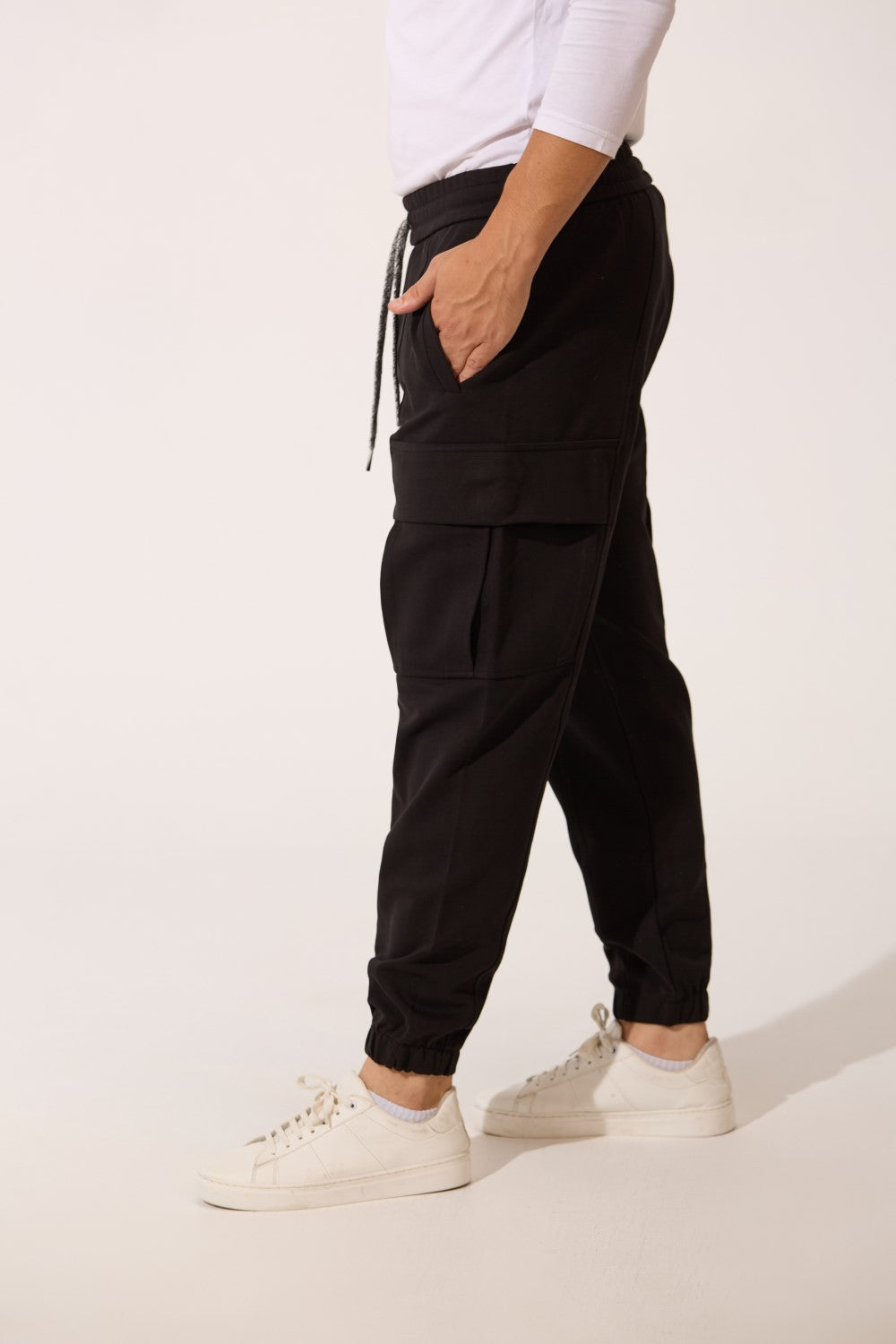 Men’s Utility Cargo Flap Pockets Fleece Sweatpants