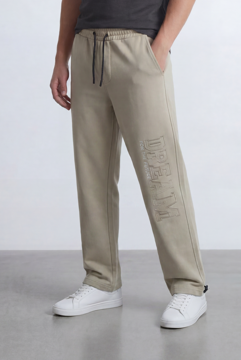 Men’s Oversize Sweatpants Embossed Side Logo