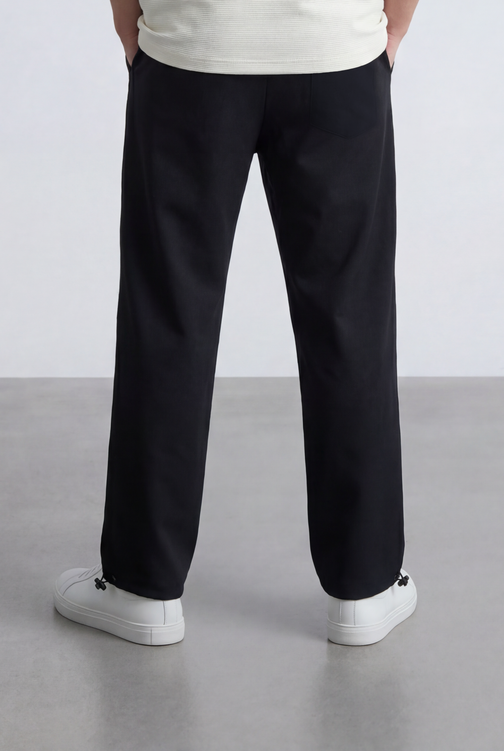 Men’s Oversize Sweatpants Embossed Side Logo