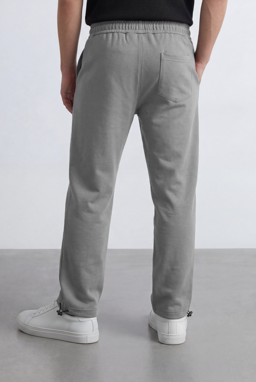 Men’s Oversize Sweatpants Embossed Side Logo
