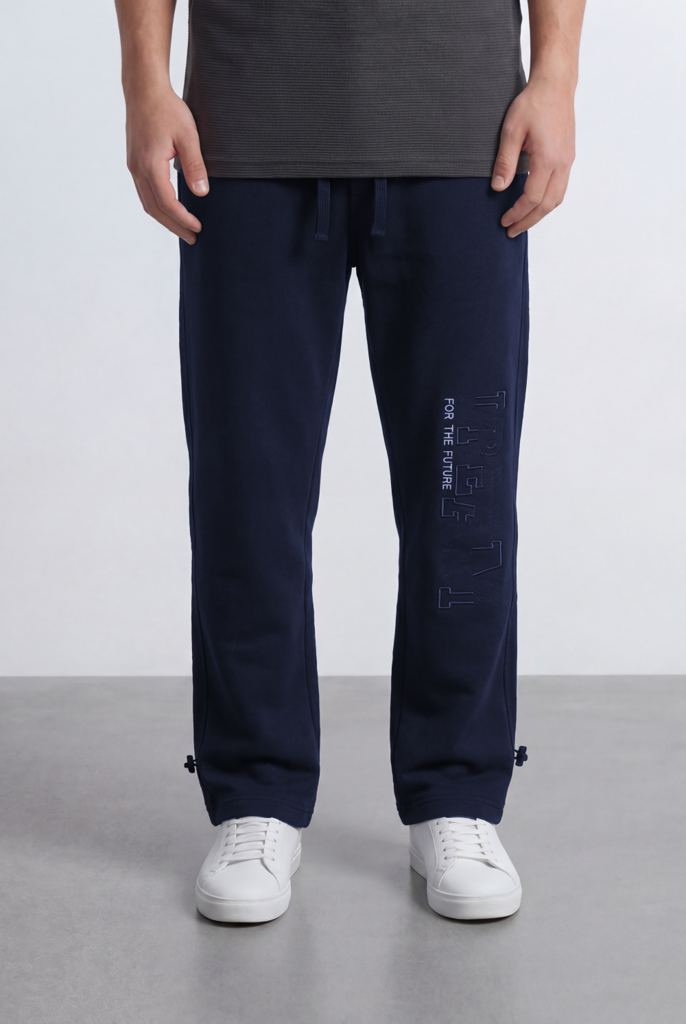 Men’s Oversize Sweatpants Embossed Side Logo
