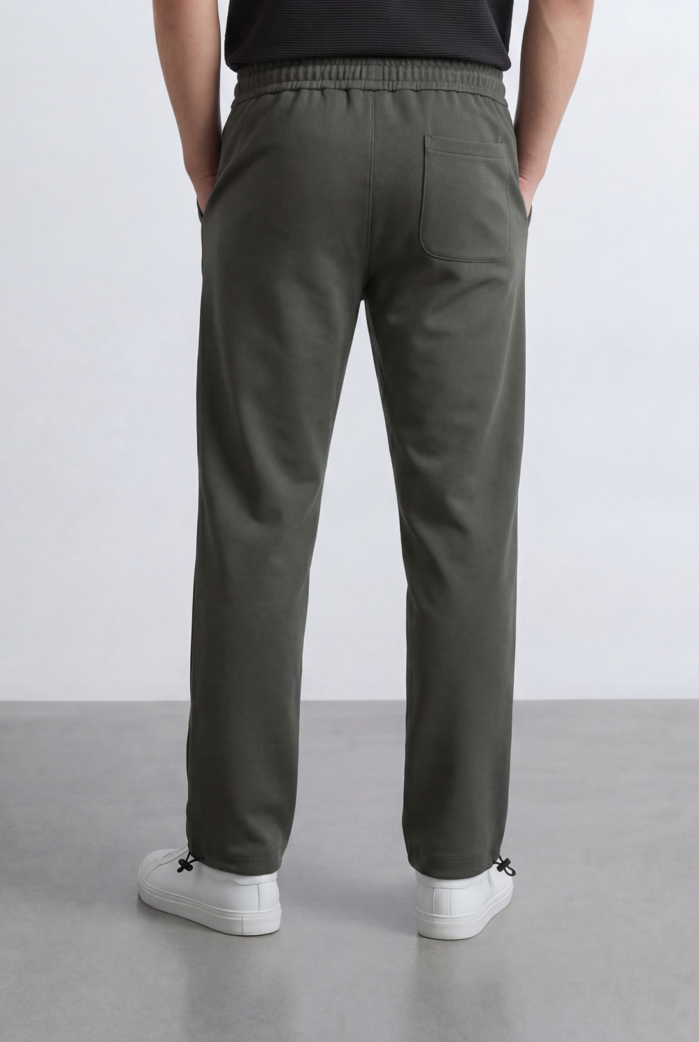 Men’s Oversize Sweatpants Embossed Side Logo