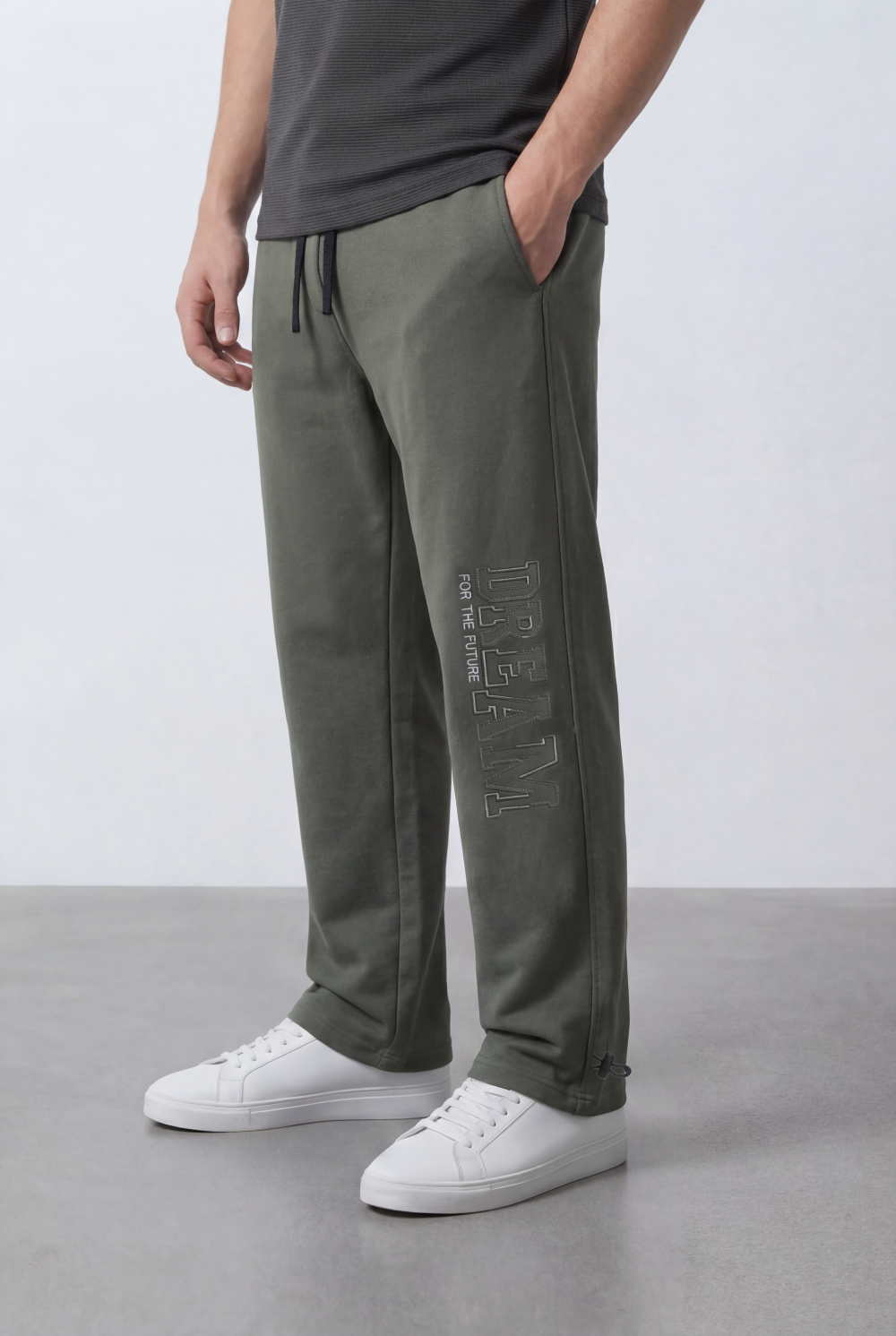 Men’s Oversize Sweatpants Embossed Side Logo