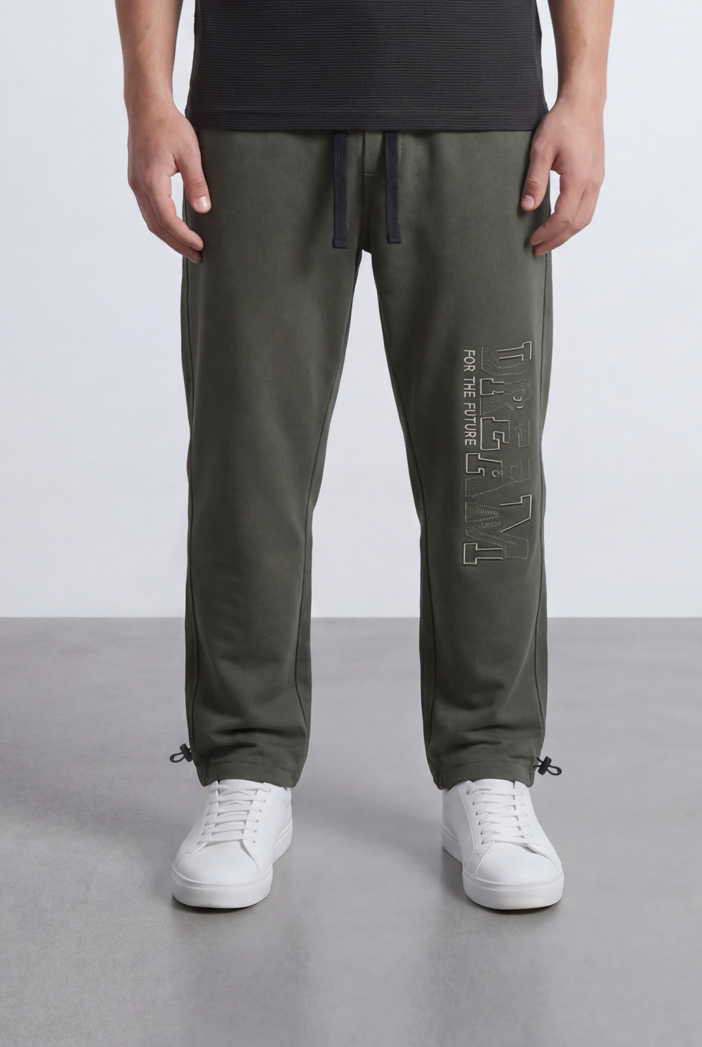 Men’s Oversize Sweatpants Embossed Side Logo