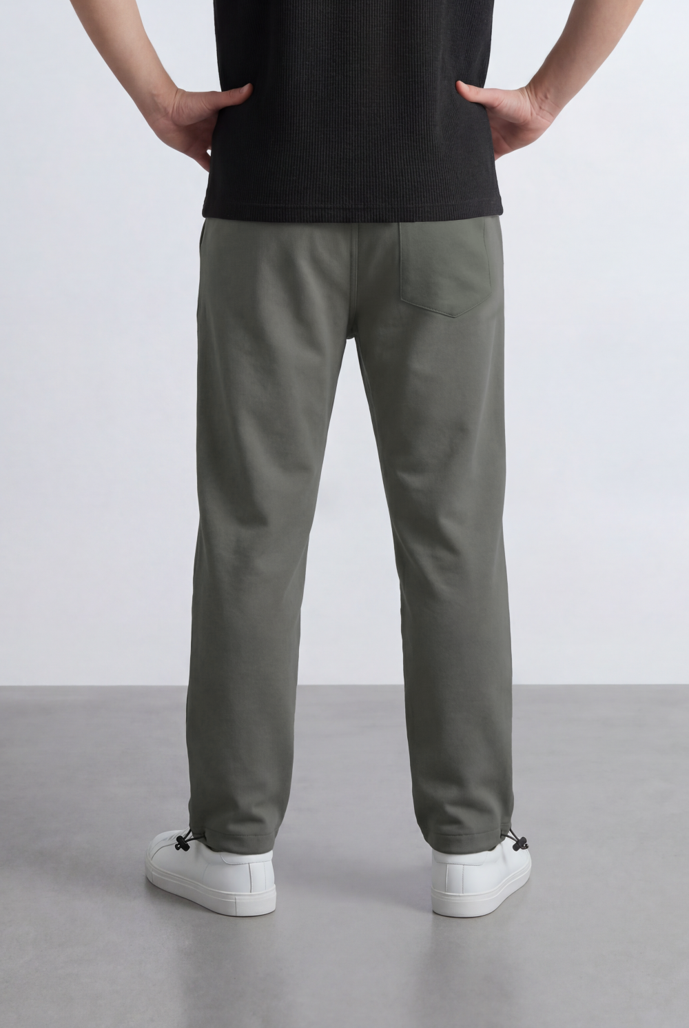 Men’s Oversize Sweatpants Embossed Side Logo