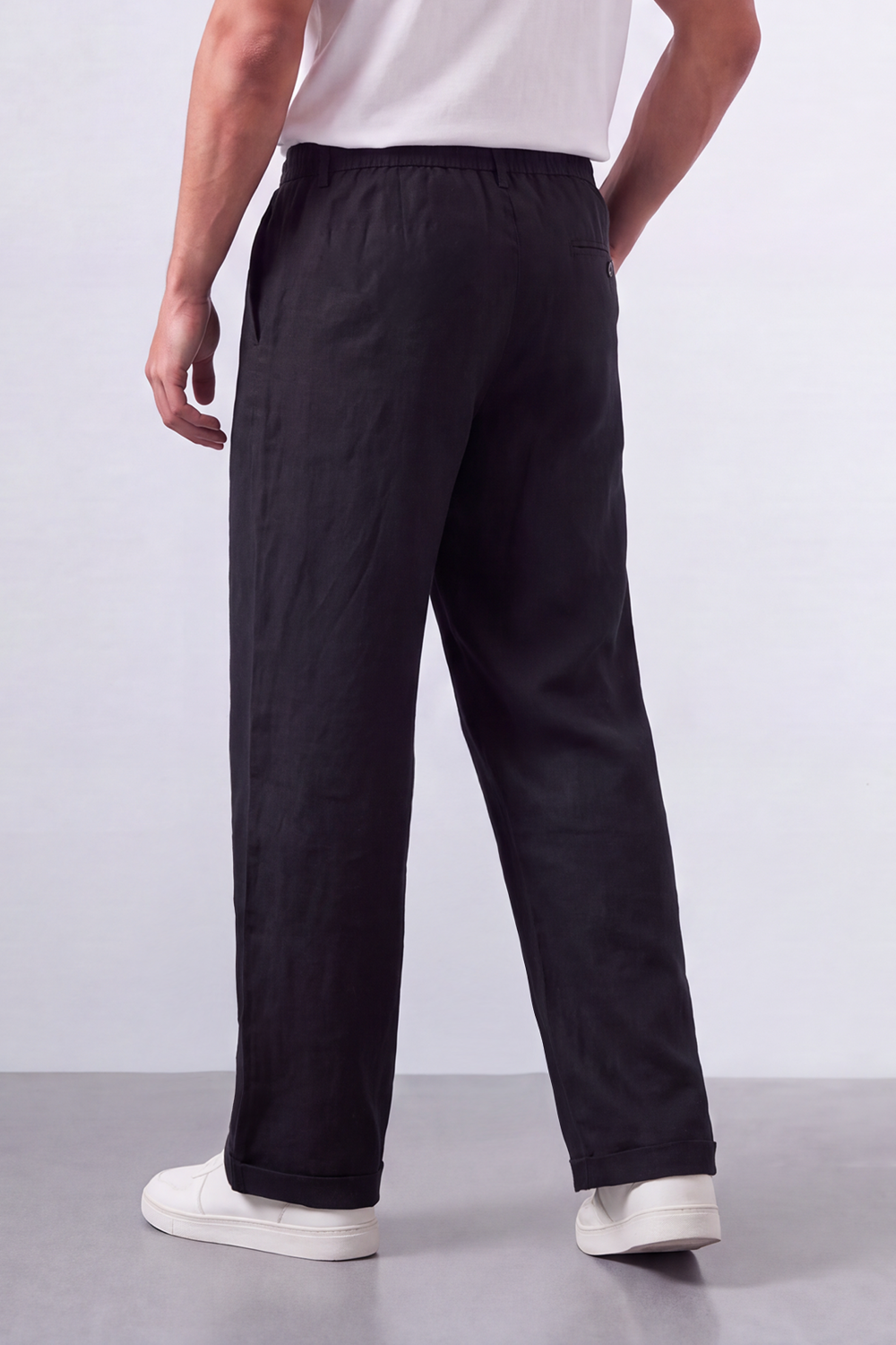 Tomatos Men's Pleated Linen Trousers with Integrated Belt