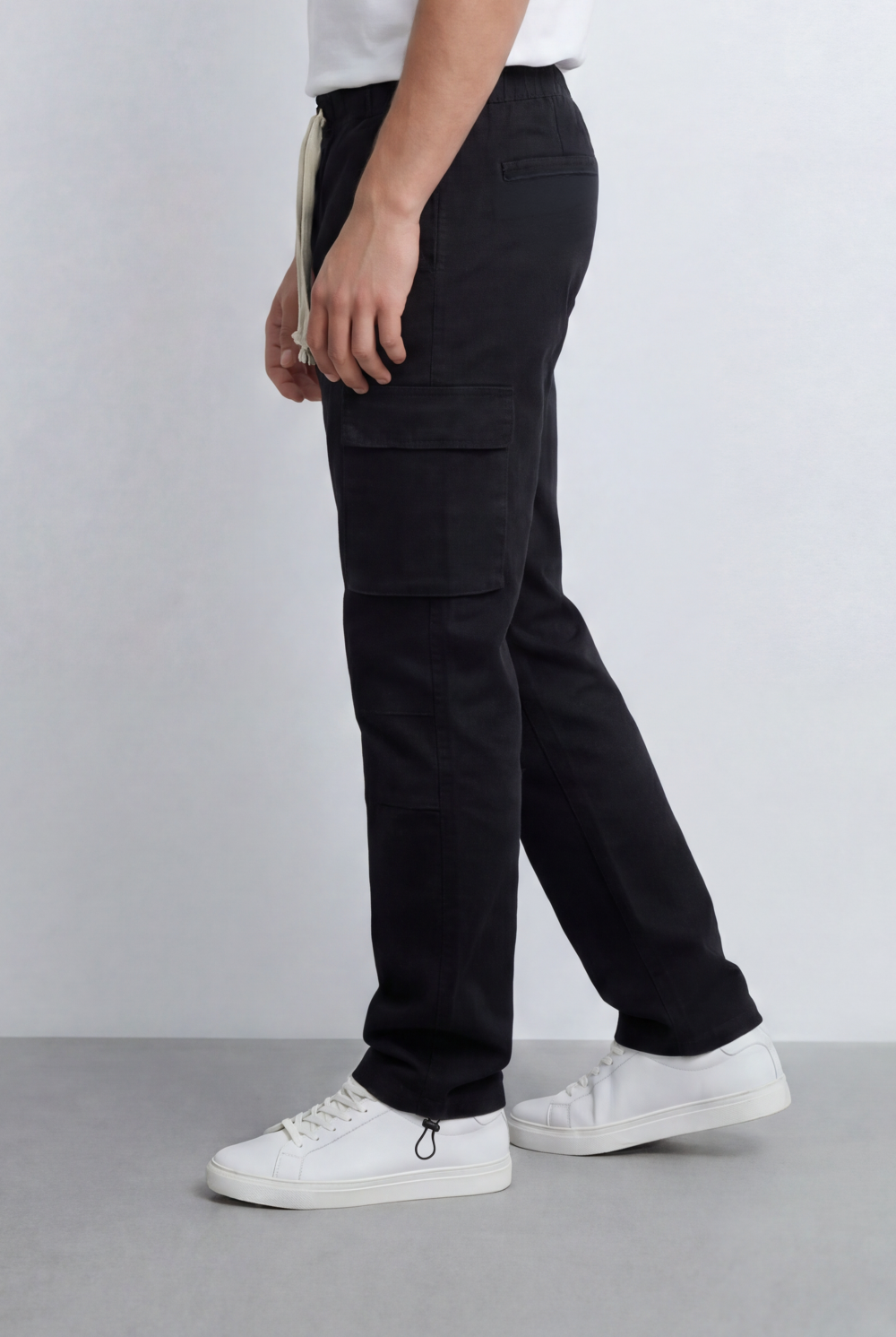Men’s Cargo Pants Featuring Utility Side Pockets