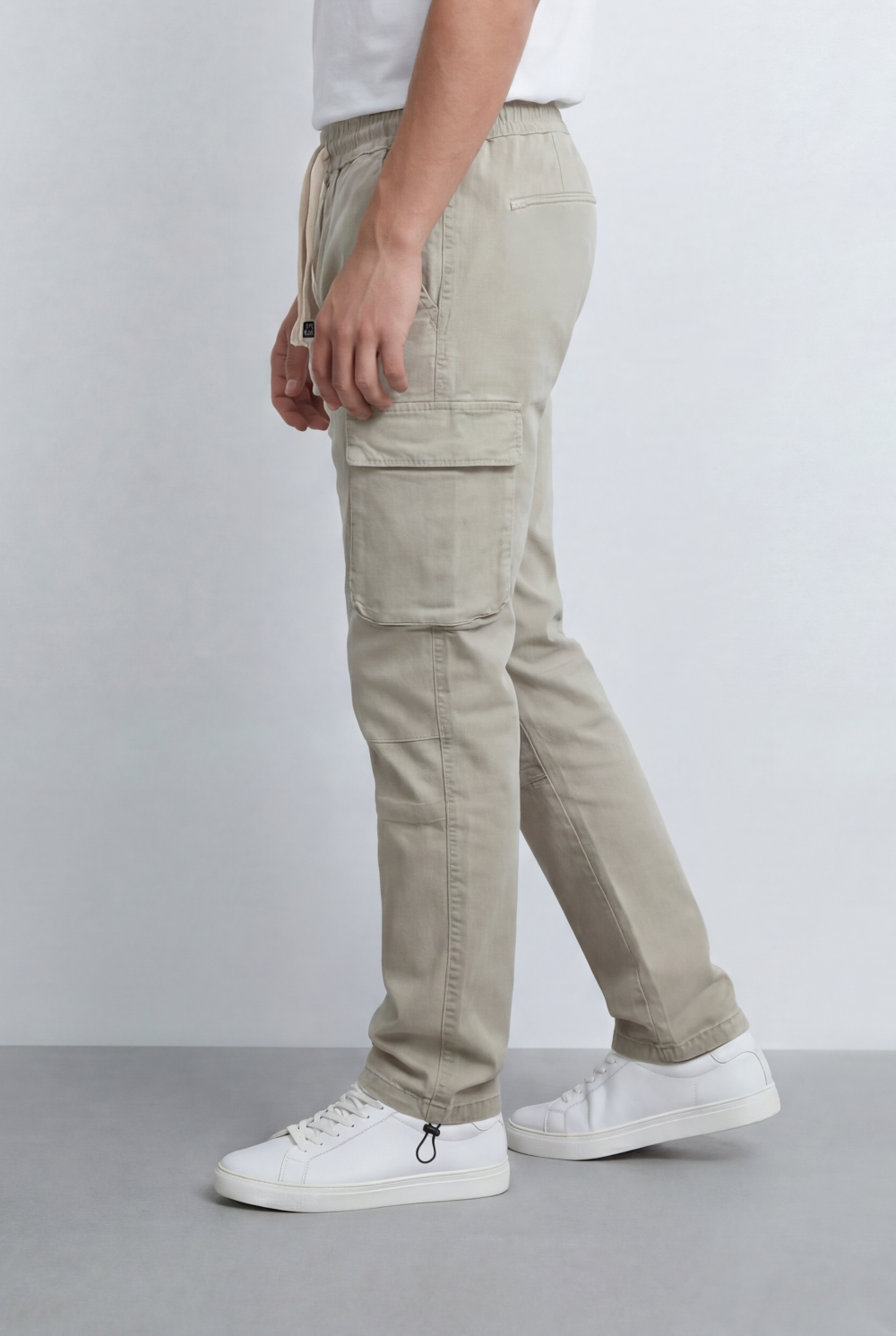 Men’s Cargo Pants Featuring Utility Side Pockets