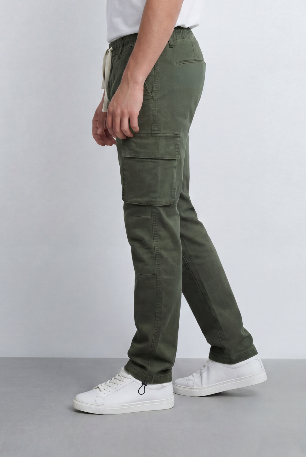 Men’s Cargo Pants Featuring Utility Side Pockets
