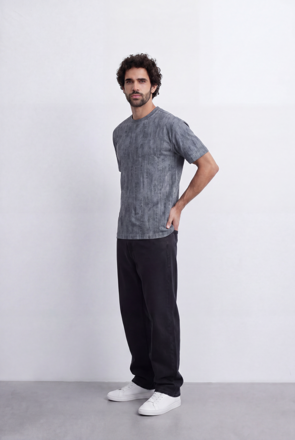 Men’s Textured Print T-Shirt Vertical Pattern Detail